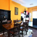 Cozy & Colorful Apartmán