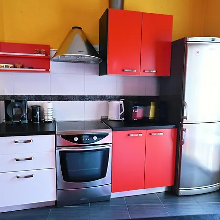 Cozy & Colorful Apartman *